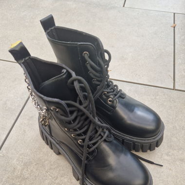Black Boots