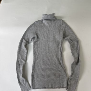 Maglione collo alto a coste grigio