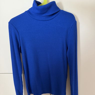 Maglione con collo alto blu