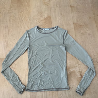 Long-sleeve stretch top