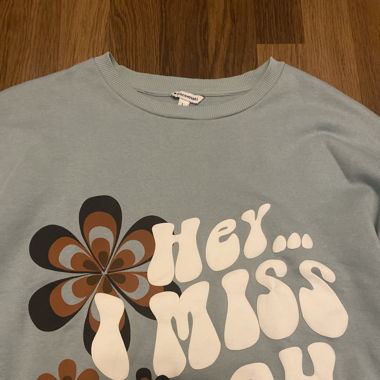 hellgrüner Pullover