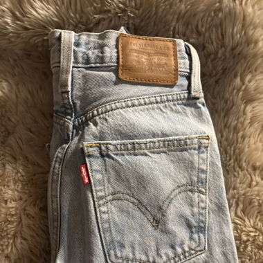 Levis Straight Jeans