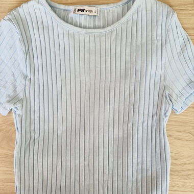 Kurzes geripptes Top hellblau FB Sister