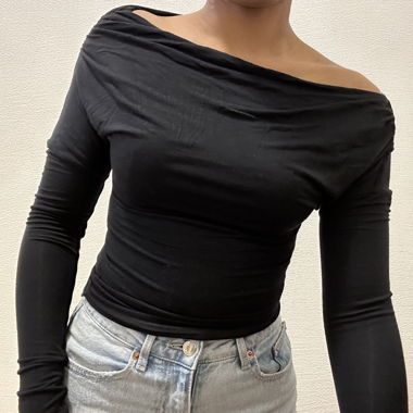 Black Off-Shoulder Long-Sleeve Top