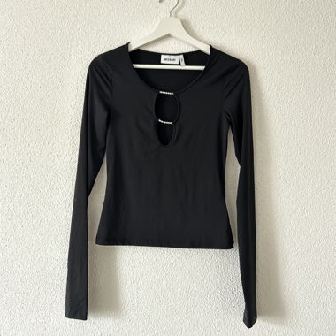 Weekday Longsleeve, Cut-Out, schwarz, Grösse S/36