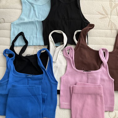 Lot de 6 tops et 2 cyclistes