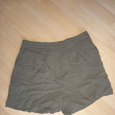 Olive grüne Shorts XXL