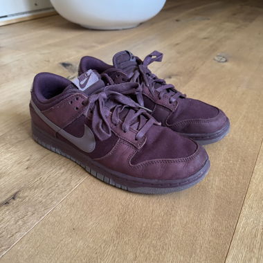 Nike Dunk Low Retro Premium “Burgundy Crush”