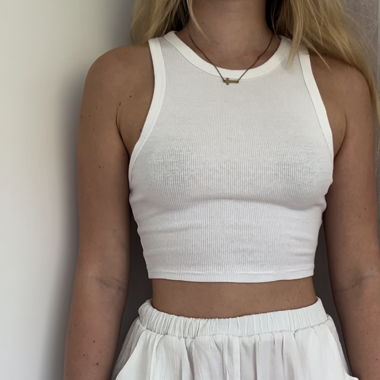 Basic top white
