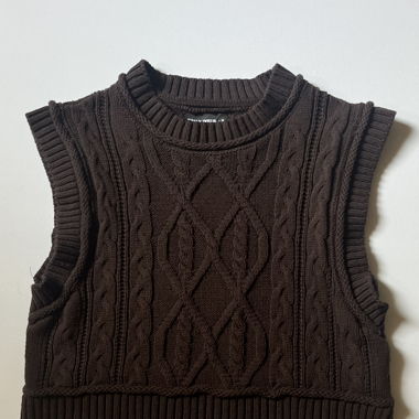 Braunes gestricktes crop top