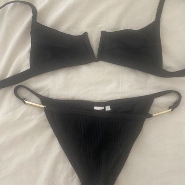 Black pleated bikini