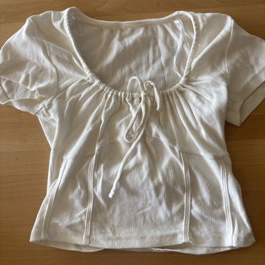 Haut blanc pour femme avec nœud