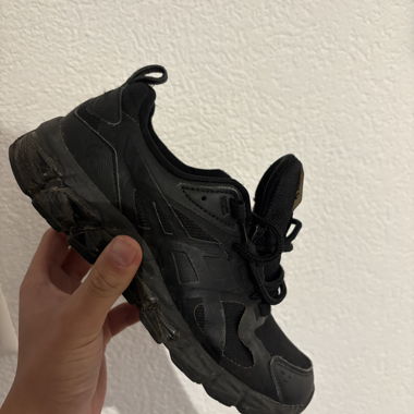 Schwarze ASICS Grösse 38