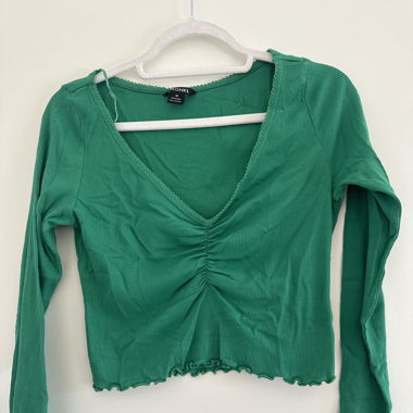 Pull crop top