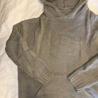 Pull en maille gris
