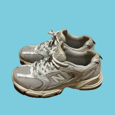New Balances / Beige