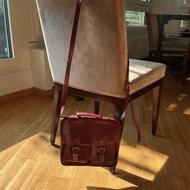 Kleine rote Umhängetasche von CLOCKHOUSE