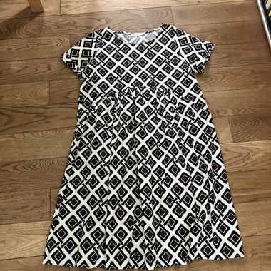 Gemustertes Kleid MILANO Gr. M NEU 100% BW