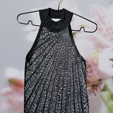 Haut noir avec sequins et perles