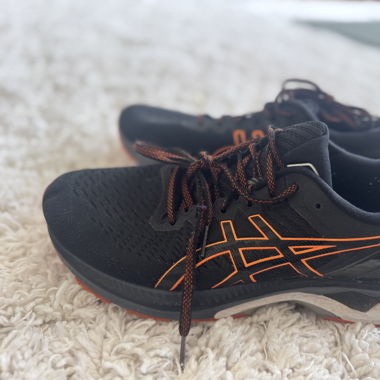 ASICS 