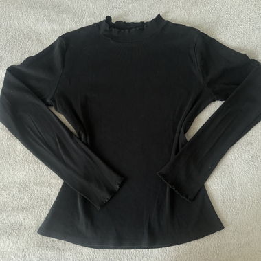 Black ribbed long-sleeve top in cotton