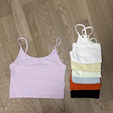 Ensemble de tops à fines bretelles colorés