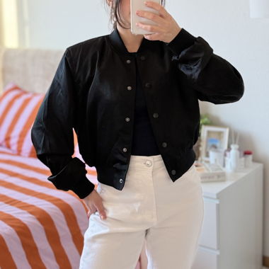 Schwarze Bomberjacke ZARA