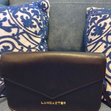 Black Lancaster Clutch