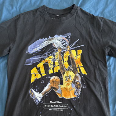 SHAQ ATTACK GRAPHIC TEE