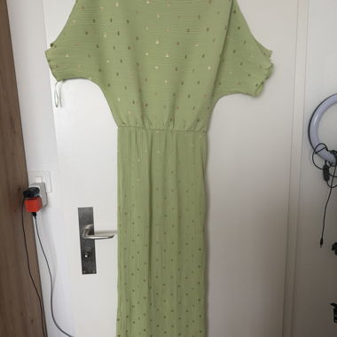 Robe longue plissée vert clair