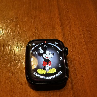 Apple Watch Serie 8 mit Armband 