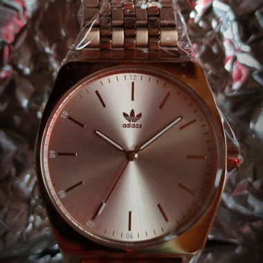 Adidas analog wristwatch