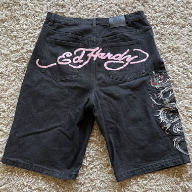 Short en jean Ed Hardy noir avec broderie rose
