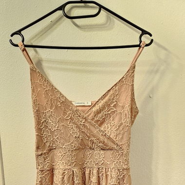 Robe dentelle rose