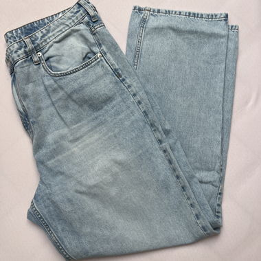 H&M 90‘s Straight Ultra High Waist Jeans