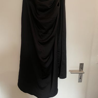 Black satin Topshop wrap skirt like new