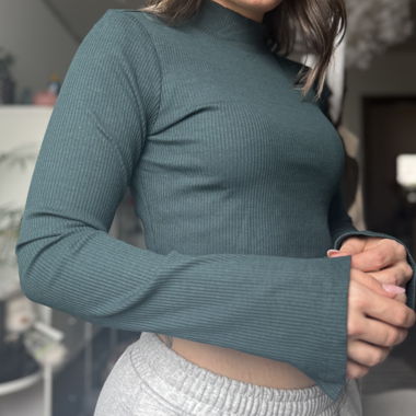 Ribbed green crop longsleeve