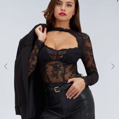 Body nero in pizzo a maniche lunghe
