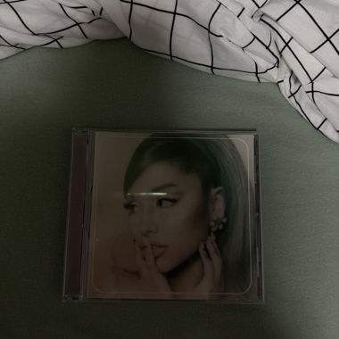 CD Positions di Ariana Grande