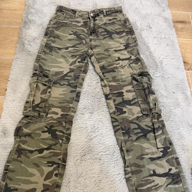 Pantalon cargo camouflage vert