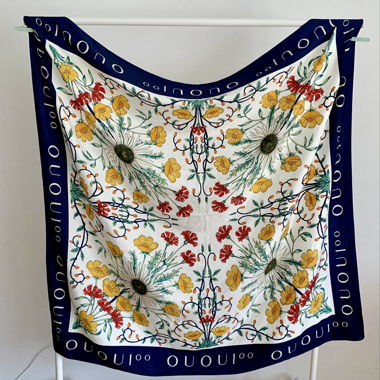 Grande sciarpa in seta con motivo floreale Floral
