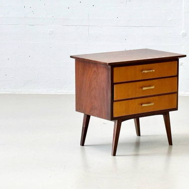 Schöne kleine Kommode aus Holz, 1960er Jahre