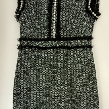 Abendkleid Tweed & Perlen