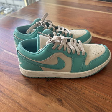 Nike Air Jordan 1