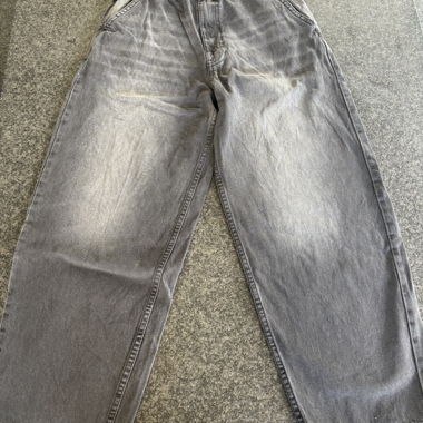 Jeans Grigi Bershka