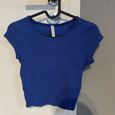 blaues Top