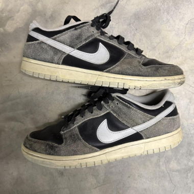 Nike Dunk Low Zebra Sneakers