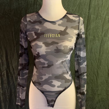 Body in mesh camouflage