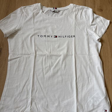 Weisses Tommy Hilfiger T‑Shirt