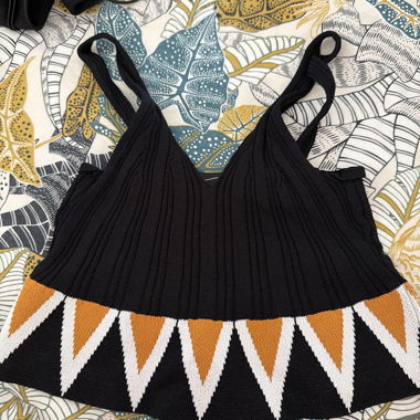 Top a spalline nero